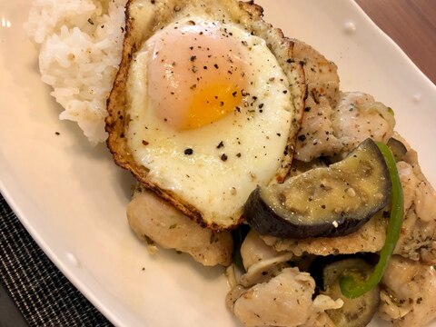 大きなお肉のガパオライス風